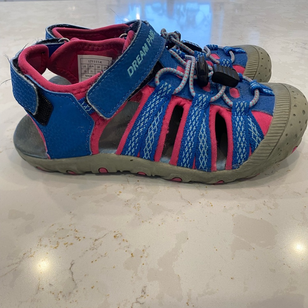 Dream Pairs Kids Sandals in Blue and Pink